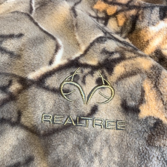 Realteee Camouflage Fleece - Picture 2 of 3